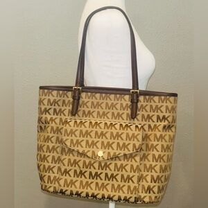 Michael Kors MK logo Shoulder Bag Purse Excellent Condition Tan Brown Large Bag